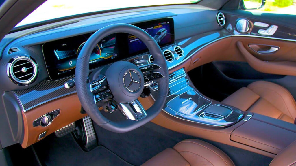 Đánh giá công nghệ an toàn trên xe E300 AMG Mercedes